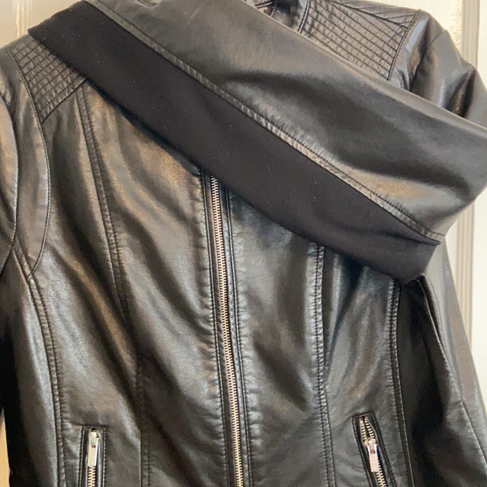 leather jacket - Picture 4 of 6